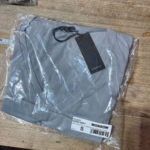 NWT Monrow Shirred Front Cap Sleeve Mini Dress small Good Grey Revolve Sold Out - Picture 4 of 5